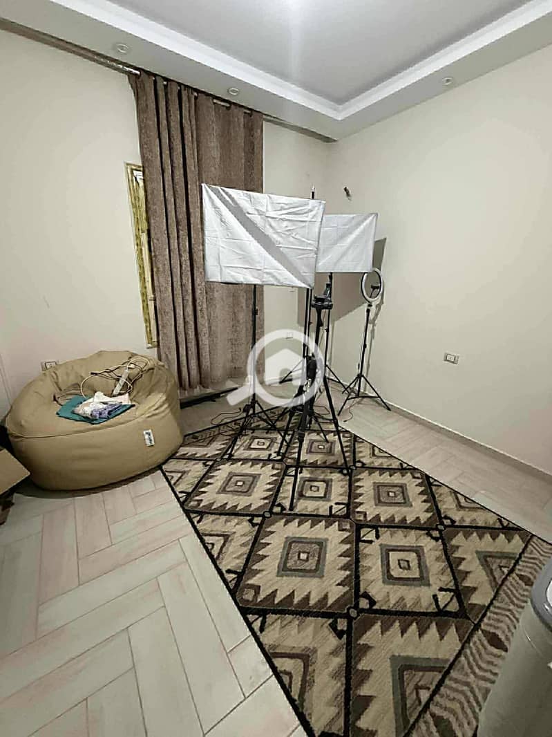 4 1a5cf662-96ce-4a32-930f-7edc38f58ce0. jpg