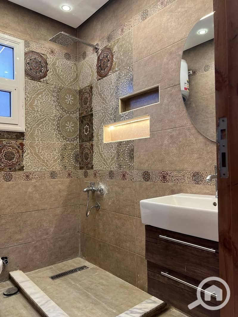 6 b4974e1e-30fa-42fe-a27b-c7f7017c8ab5. jpg