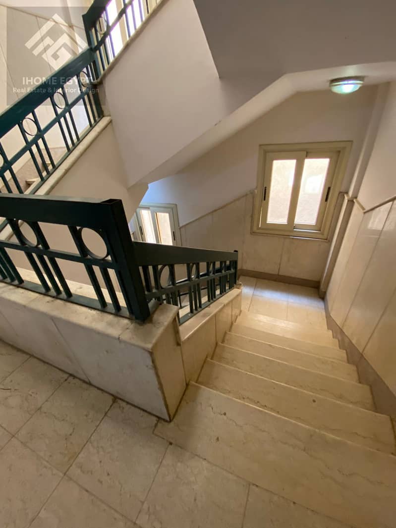 2 b306ec86-705f-45ab-b210-95fcb8ce71a9. jpg