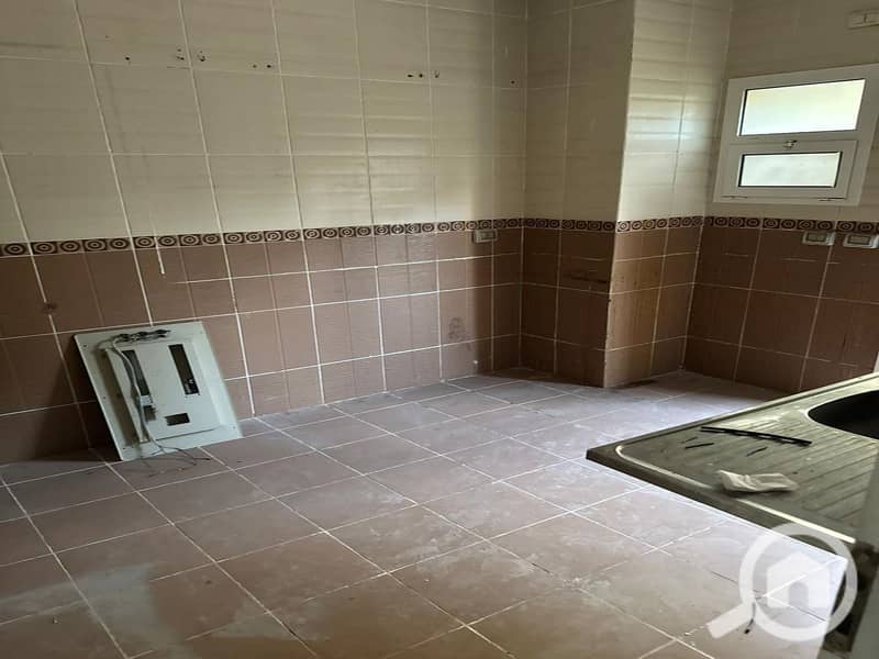 8 b34ad965-6e96-475b-8793-389129387c23. jpeg