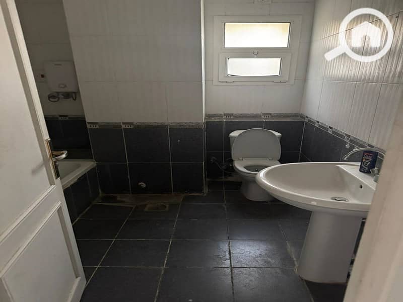 10 d37e5d25-6953-4658-a633-c76863f0eb8d. jpeg