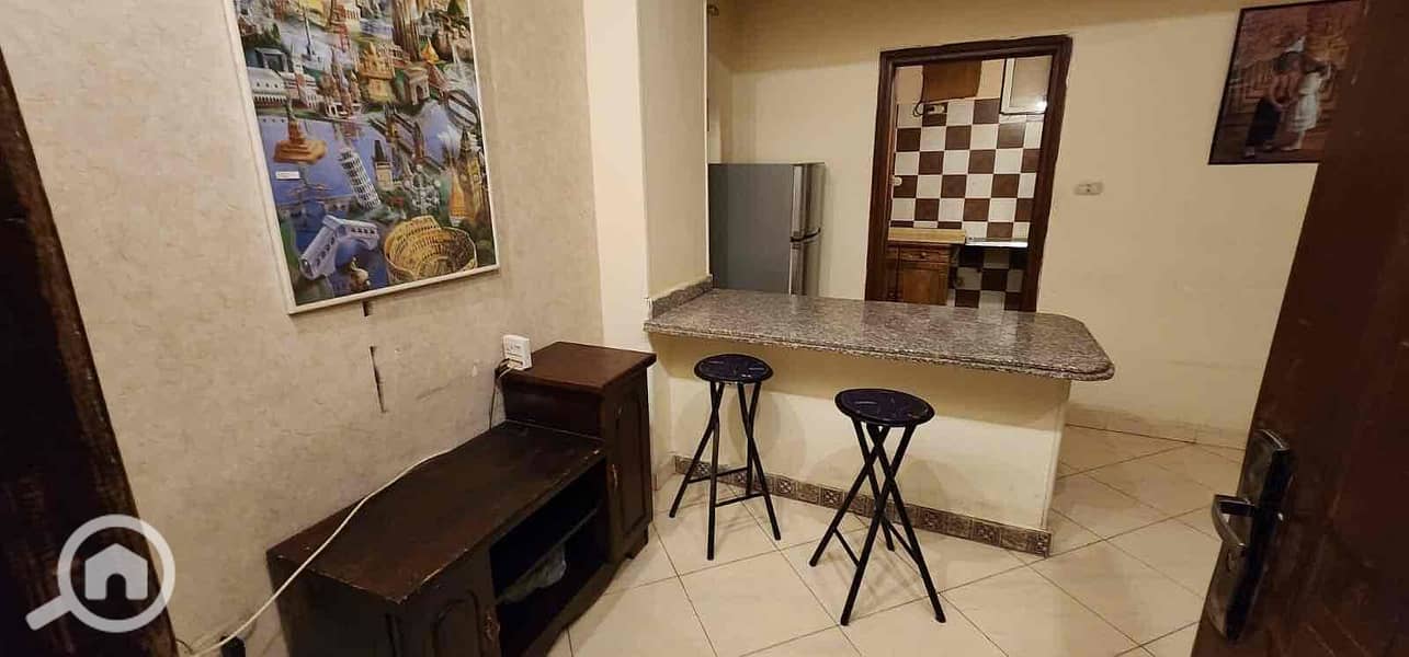 2 524f6f28-93ff-414e-a993-0bfa435785f6. jpg