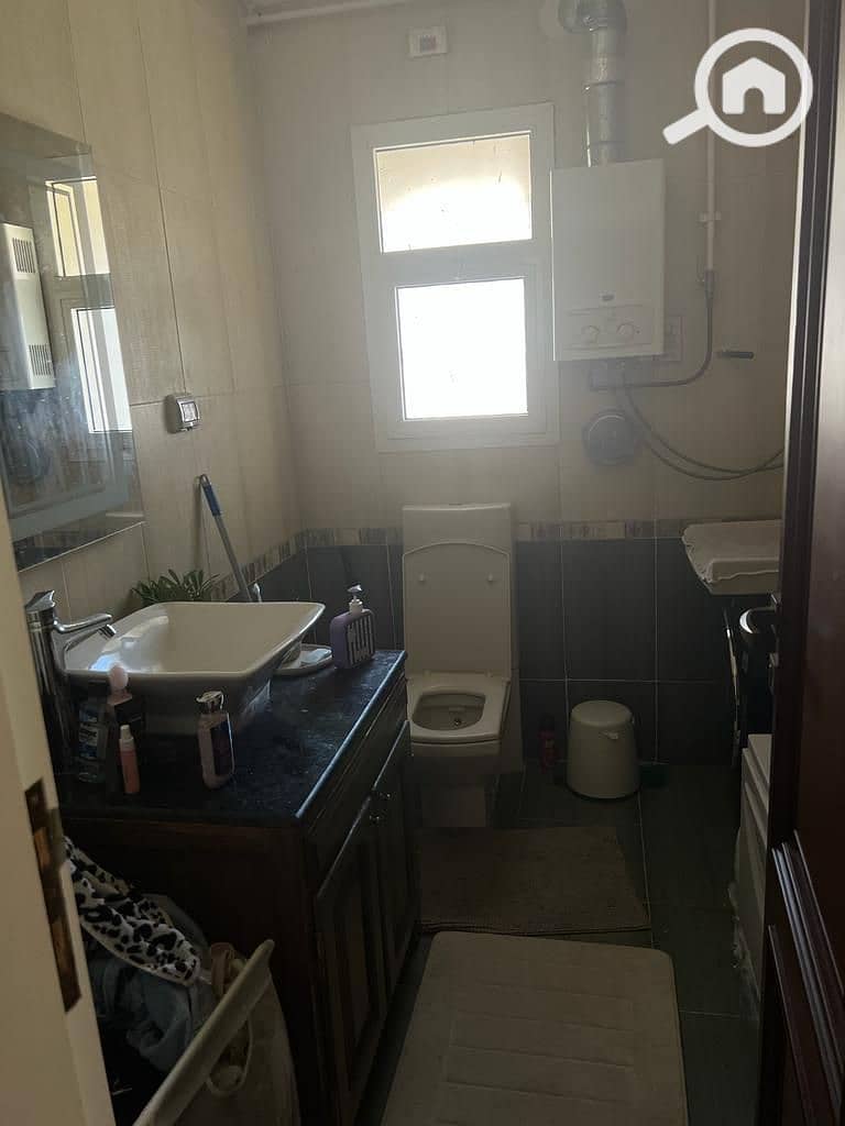 4 01155d9e-4dfa-438d-a0f9-486029cd0f53. jpg