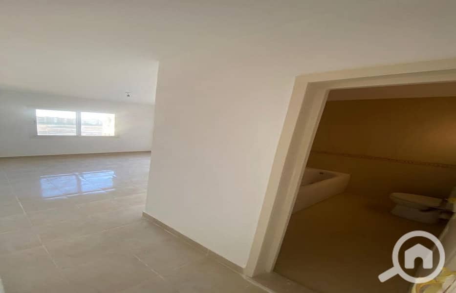 10 b61831a1-a32d-4b66-9b7f-69ec9e519843. jpg