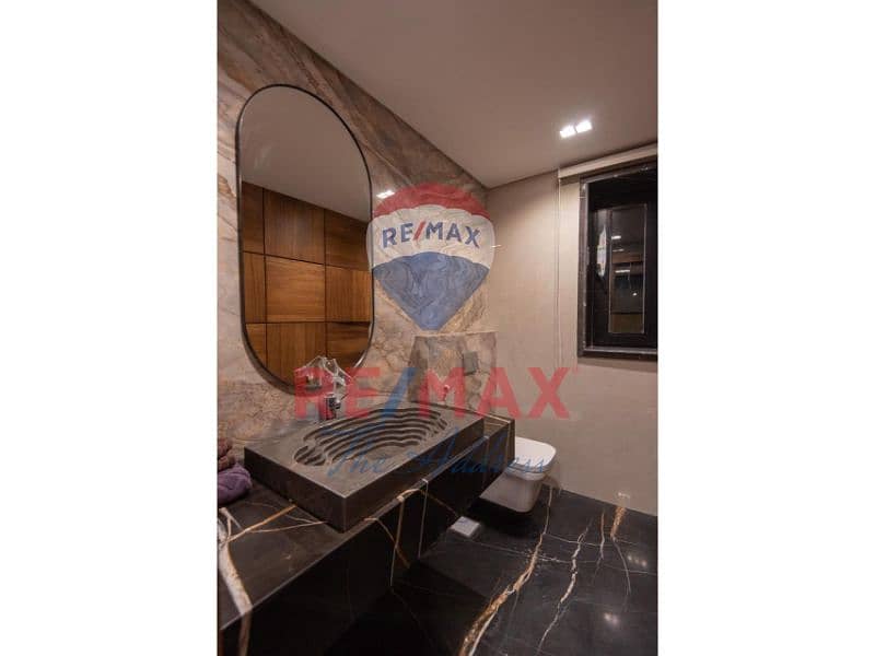 3 3f58cc0e-2b1f-42dc-8f75-84260db90ed5. jpg