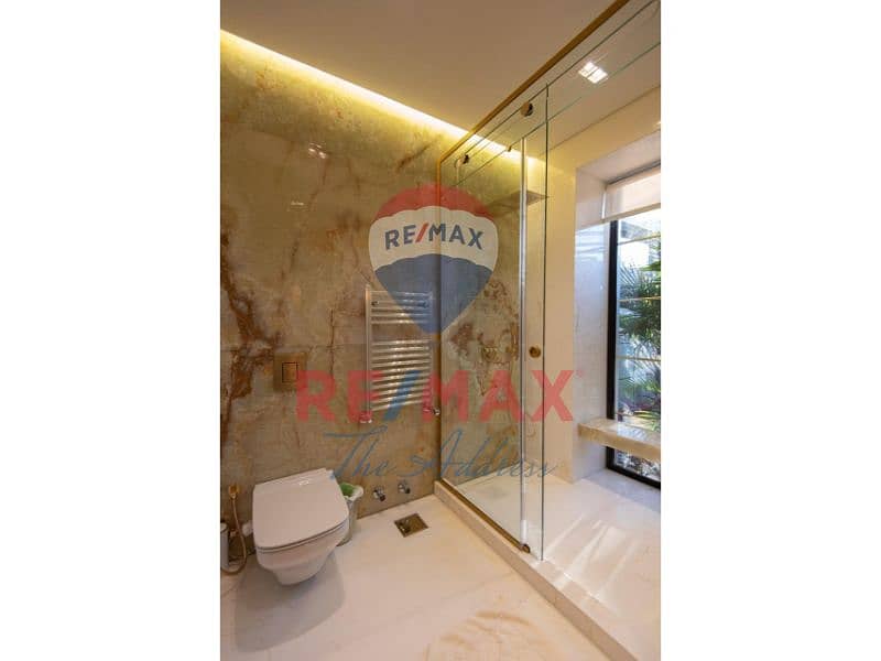 14 5768e0fb-25d6-4a9b-90ad-b8d6235df32a. jpg