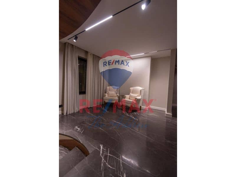 18 bc8854a8-14fc-4313-ab6f-5a115ce720bf. jpg