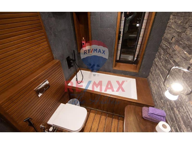 20 c728111f-4907-47cd-8b28-5b18a23be93a. jpg