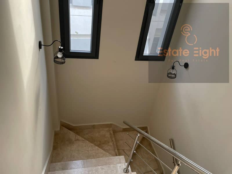 10 8a3855f4-c7d4-4dc4-b901-46eb6f9800ca. jpg