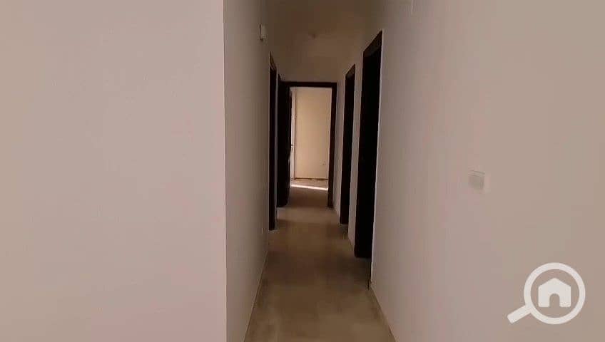 3 WhatsApp Video 2025-09-07 at 19.17. 05_2f22307a - frame at 1m6s. jpg