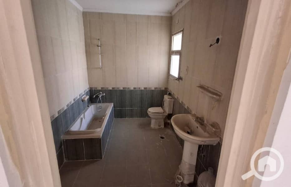 8 608a51b0-7eed-4dc3-9959-3c961412f00e. jpg