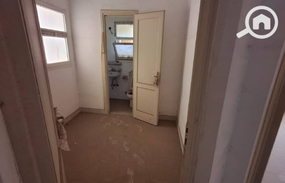 15 d3ae2bf8-cec1-4a78-b48f-e9361bd0a8cb. jpg