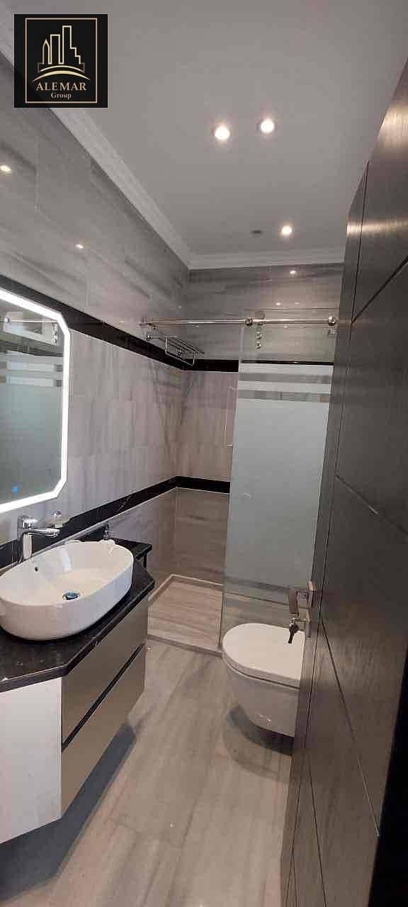 24 76b69e42-d3d7-43d7-bc8b-d3a884ff7eaf. jpg