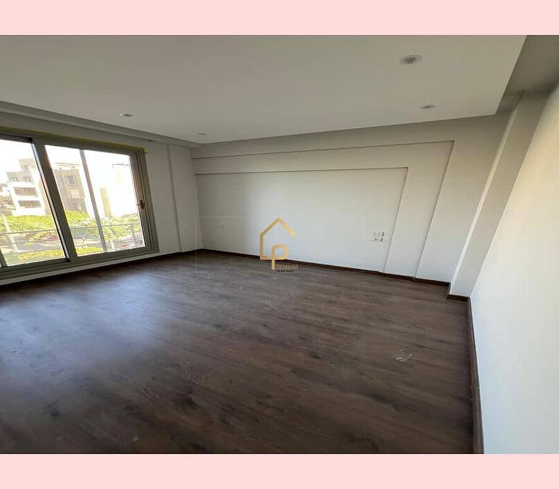 10 WhatsApp Image 2025-09-24 at 4.54. 35 PM (2). jpg