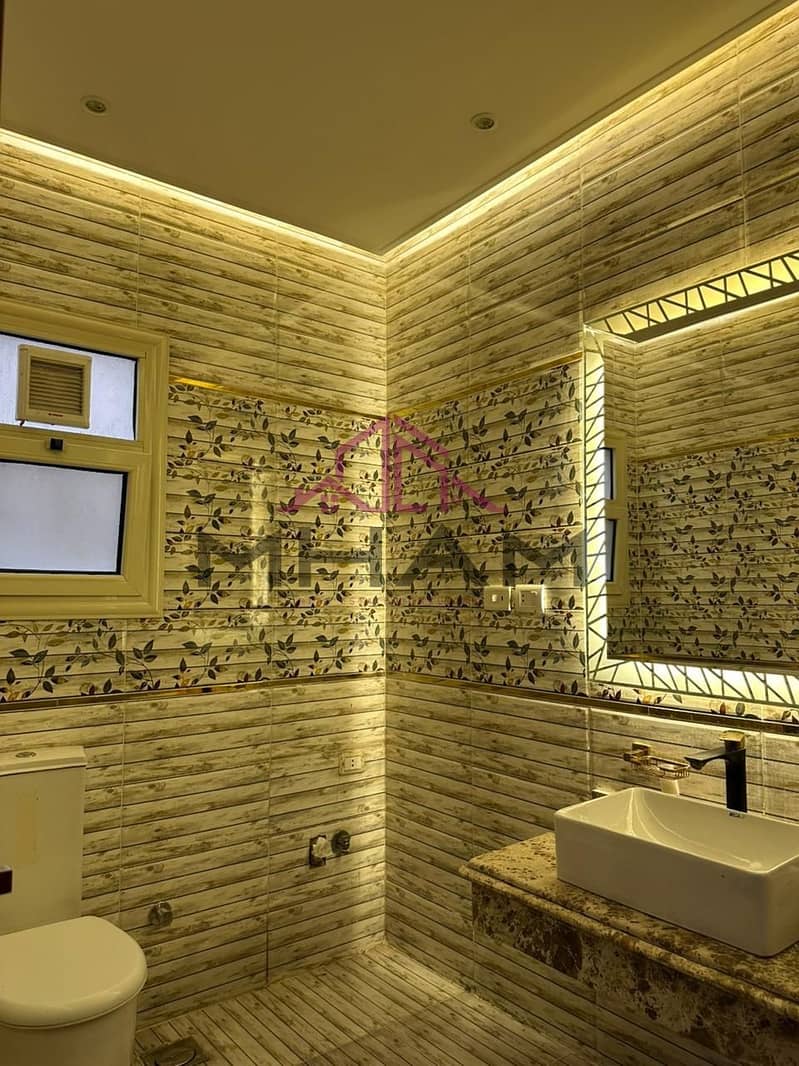 12 photo_5996854474116369204_y. jpg