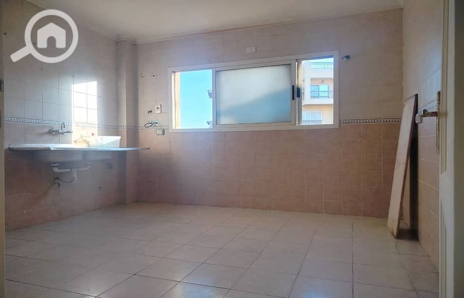 12 c58175a8-90b5-4b08-bf31-3cd8f000e561. jpg