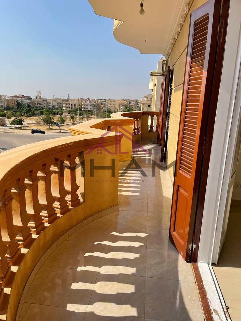 2 photo_5996854474116369192_y. jpg