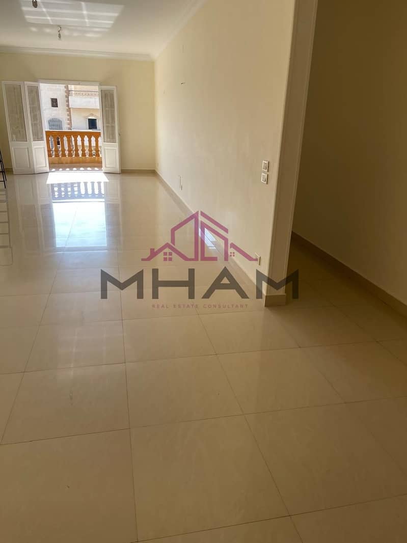 3 photo_5996854474116369189_y. jpg