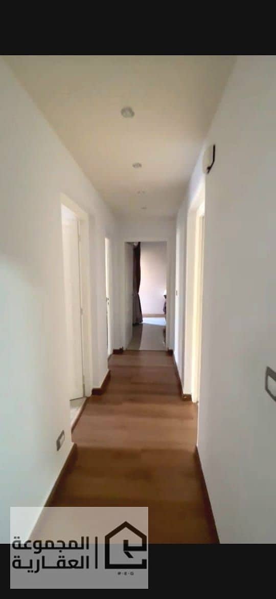 4 4e989cac-2f54-4ef7-b174-b64e2befea66. jpg