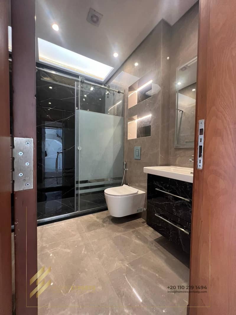 12 64fda740-b56d-4635-9ce9-560423d6a510. jpg