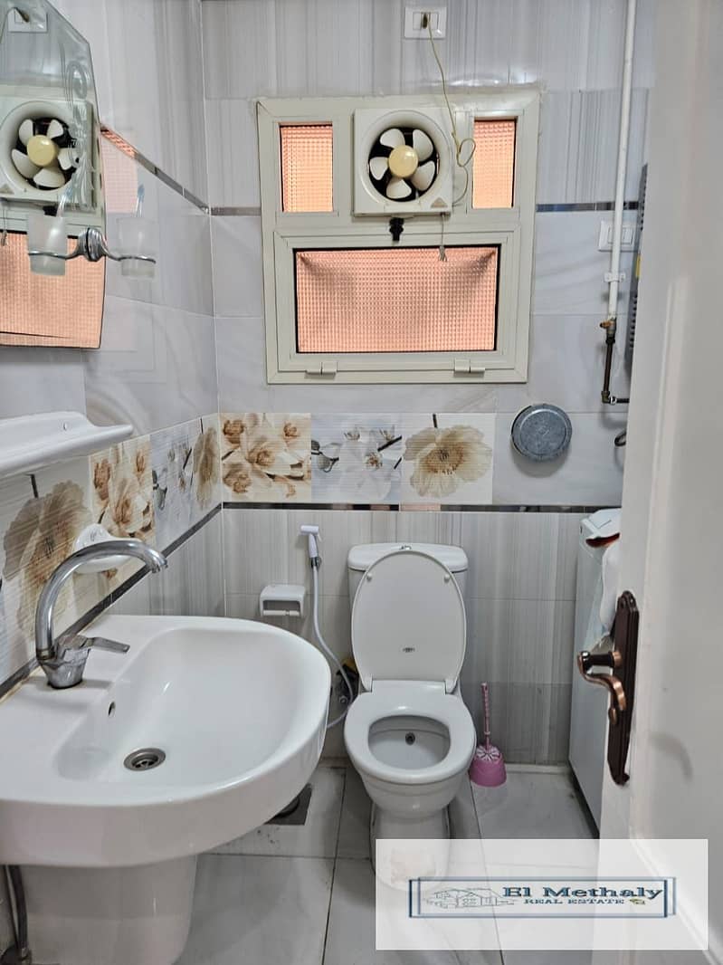 14 4f0de3df-bf93-4c9f-afec-7d569d23415a. jpg