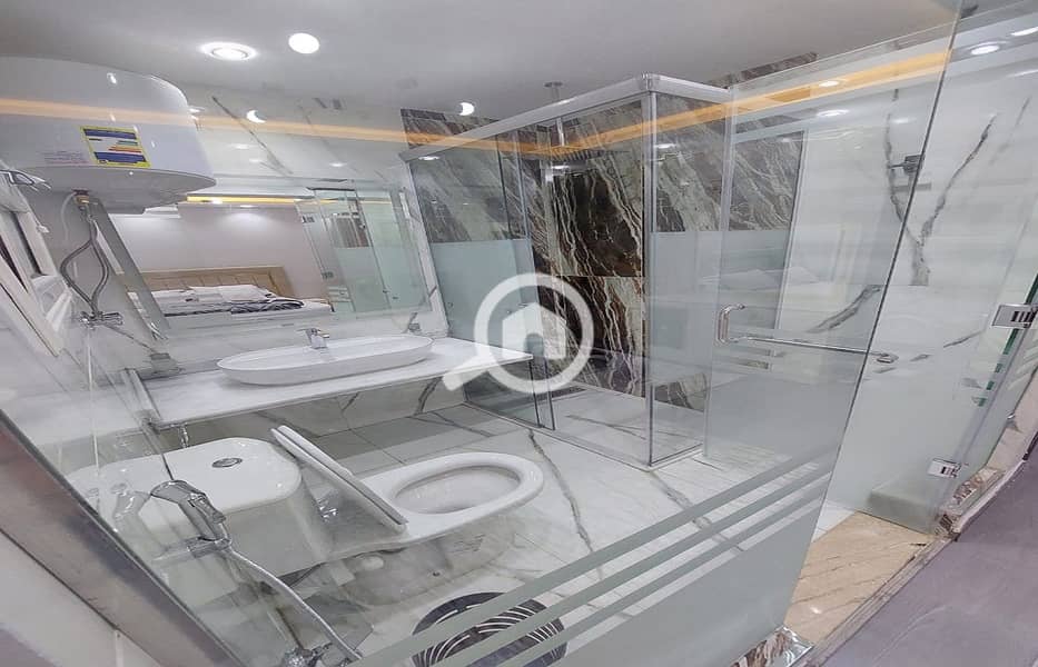 24 37f8d960-4da0-42cd-a403-7de6c8c0d439. jpg