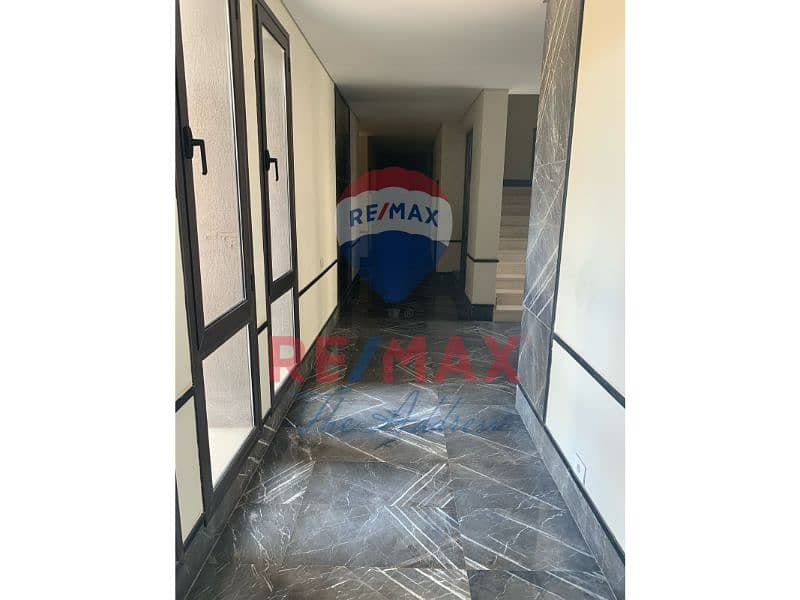 7 741e137e-5421-4d57-a22a-d742e3ad8641. jpg