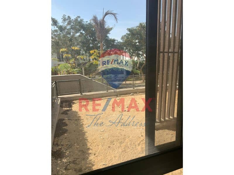 8 01068c11-58c6-44fa-9c20-3de0095ce262. jpg