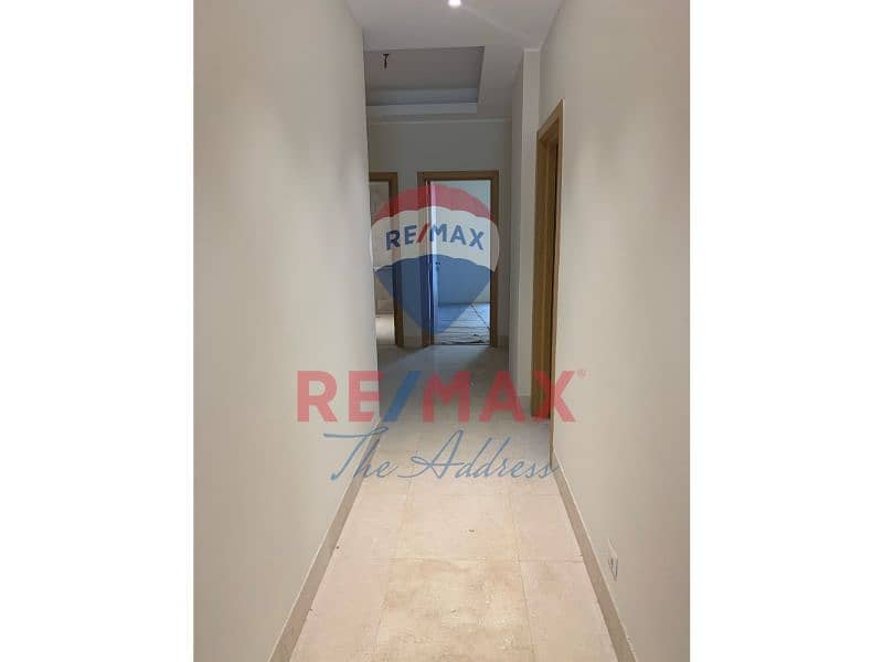 9 a282bd9a-7f68-4353-ad7d-a4ea331feb51. jpg