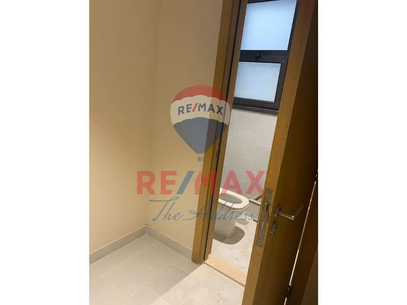 10 afd93f20-e6e8-4e05-a01d-68f44ec1fbed. jpg