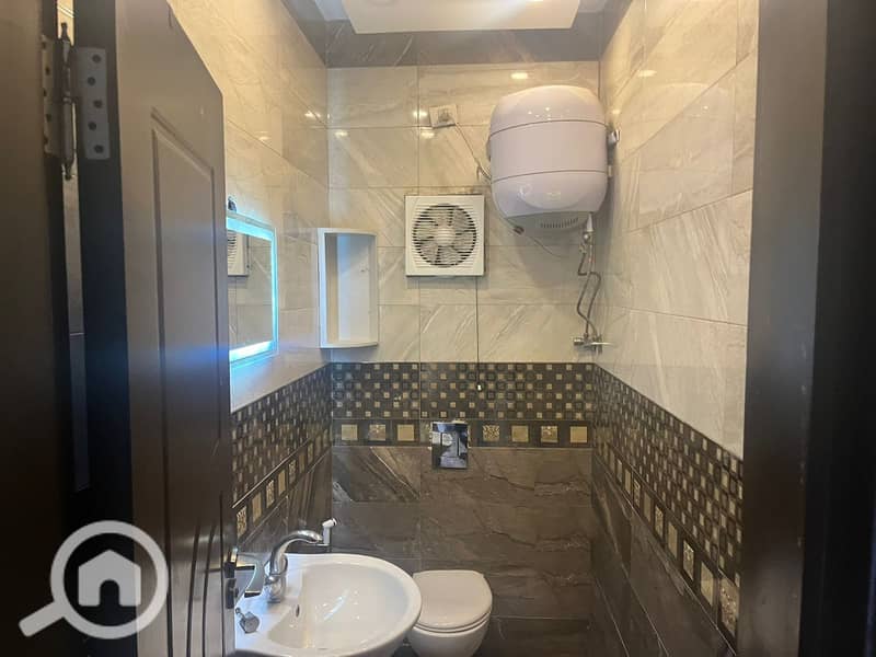 11 89e57a03-81a2-4442-a3e3-3f8af2e5594a. jpg