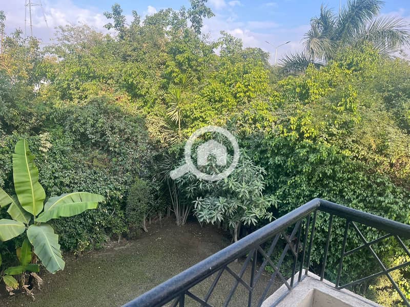 13 c7ef675e-5166-4e7e-af53-12664a37d9d7. jpg