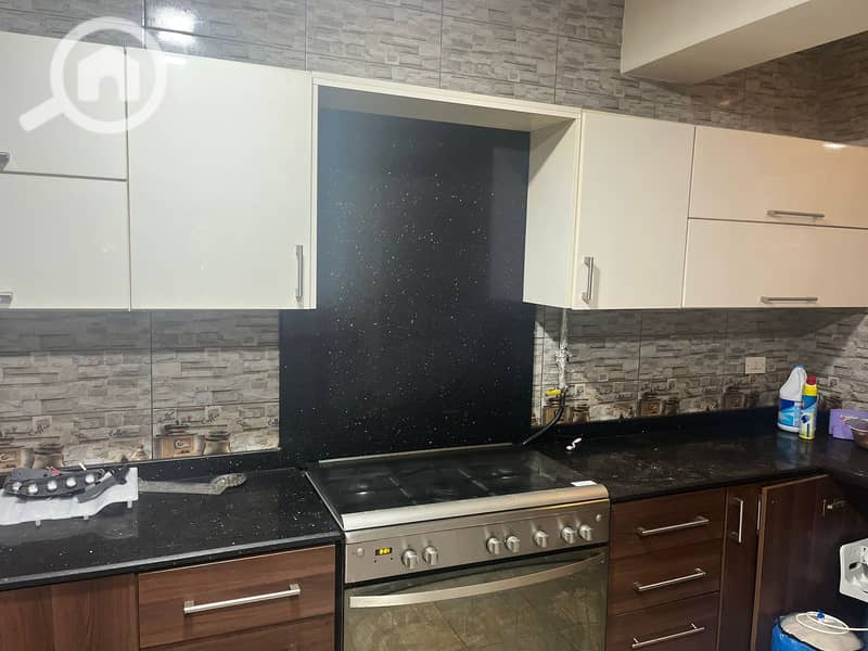 15 e03b85fb-745d-4268-b65e-c94f56f7bc16. jpg