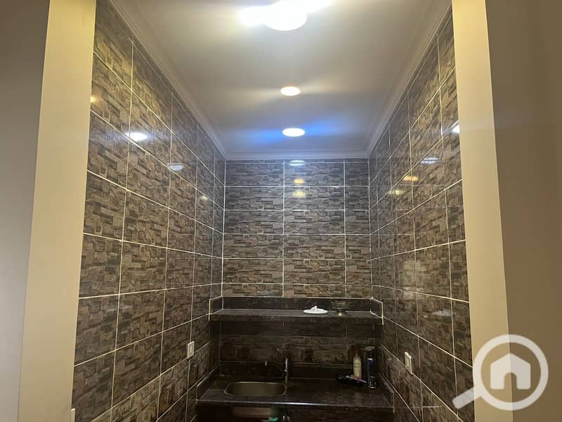 16 ee64e28a-f548-4f21-a7e2-443a4c6e91f4. jpg