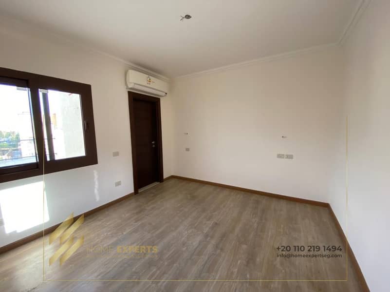 11 cb756c47-deee-4843-a8d1-a705de2c2b21. jpg