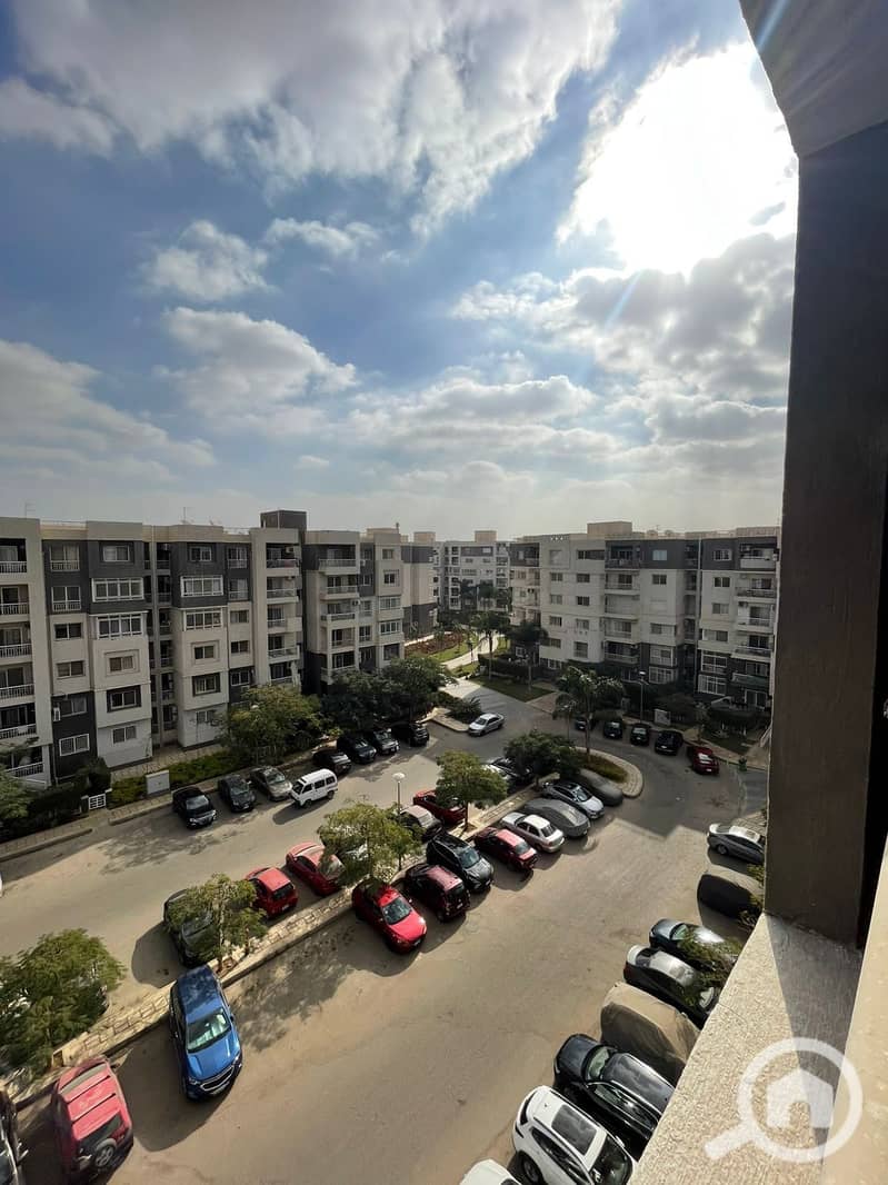 2 e31a2db0-53d0-4460-aea1-dca90d9f550f. jpg