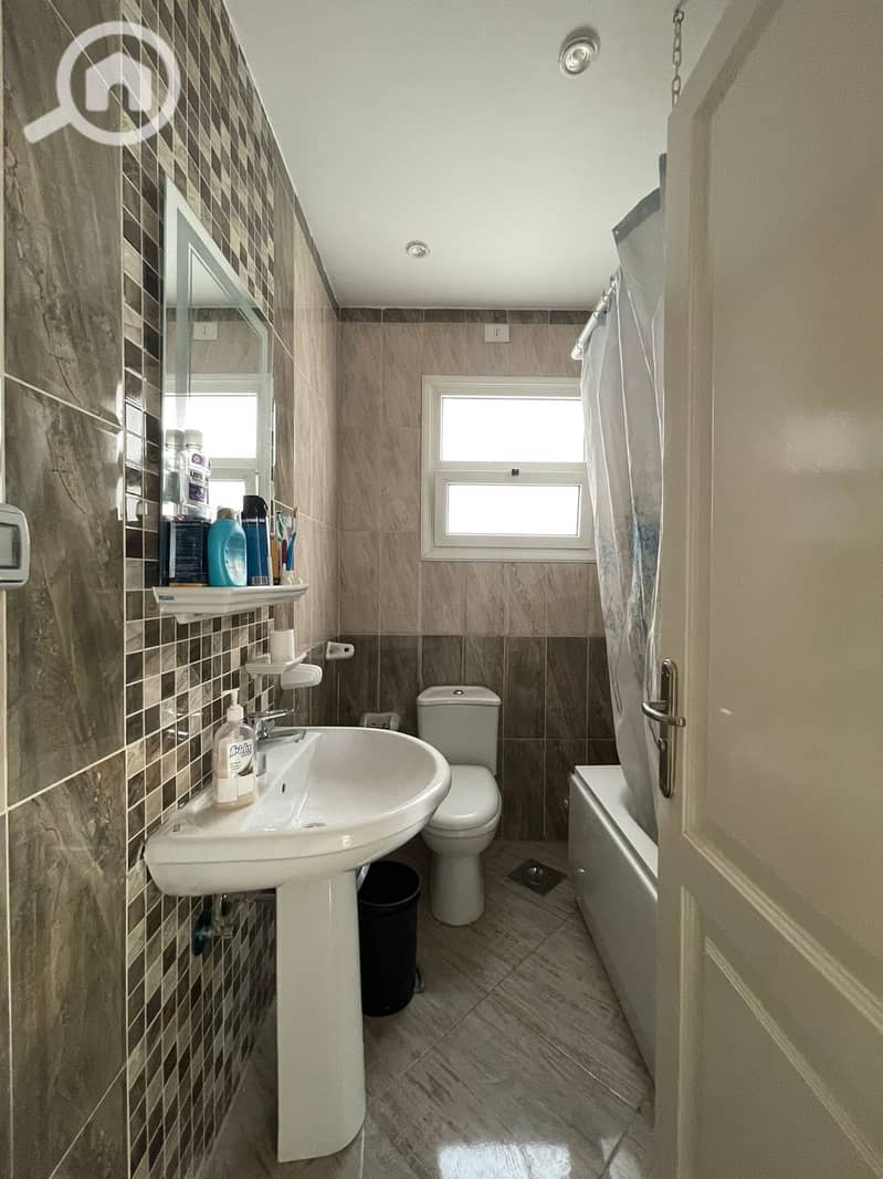 10 9aa27894-107f-40af-9bc1-31400ac67989. jpg