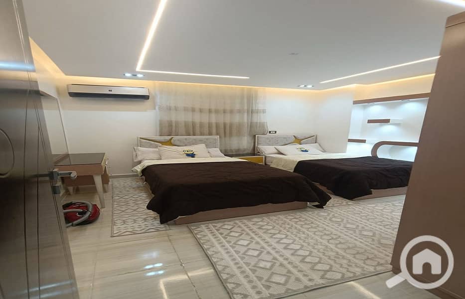 8 471fba41-c6c3-4e53-ae60-5524c5320db2. jpg