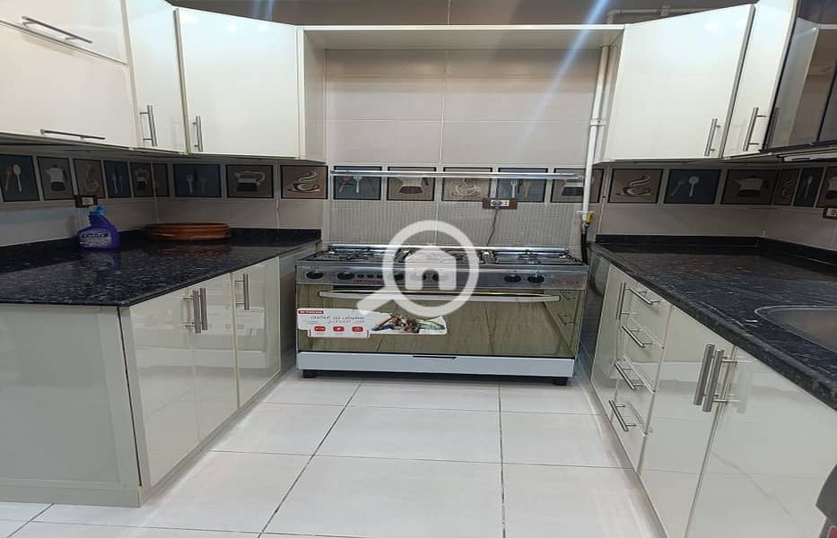 10 8ec6bf7d-8dd8-4520-8f09-7db06cd99c56. jpg