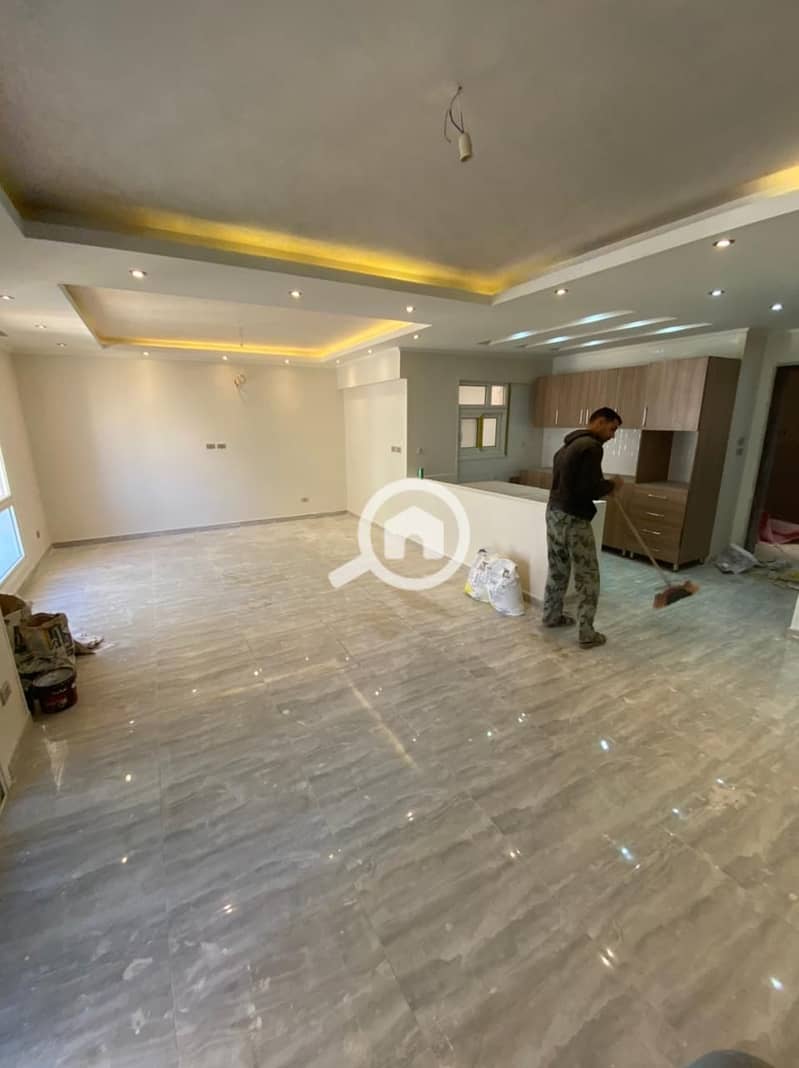 8 7b501ef3-aee9-49f5-8b4b-7c21aeeba558. jpg