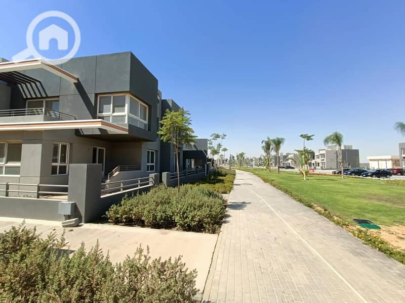 4 30c0d5ed-ad78-45f2-86c2-afd8e4aaca52. jpg