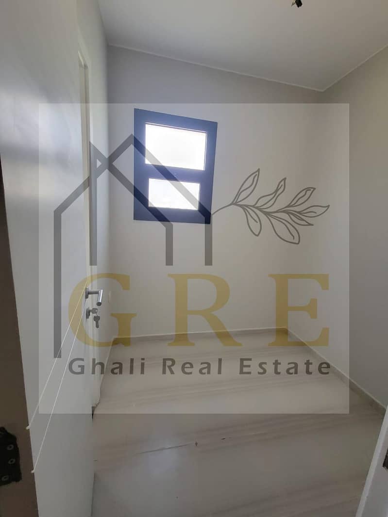 8 7921cdcd-ae2b-4018-916d-d07b0662cd83. jpg