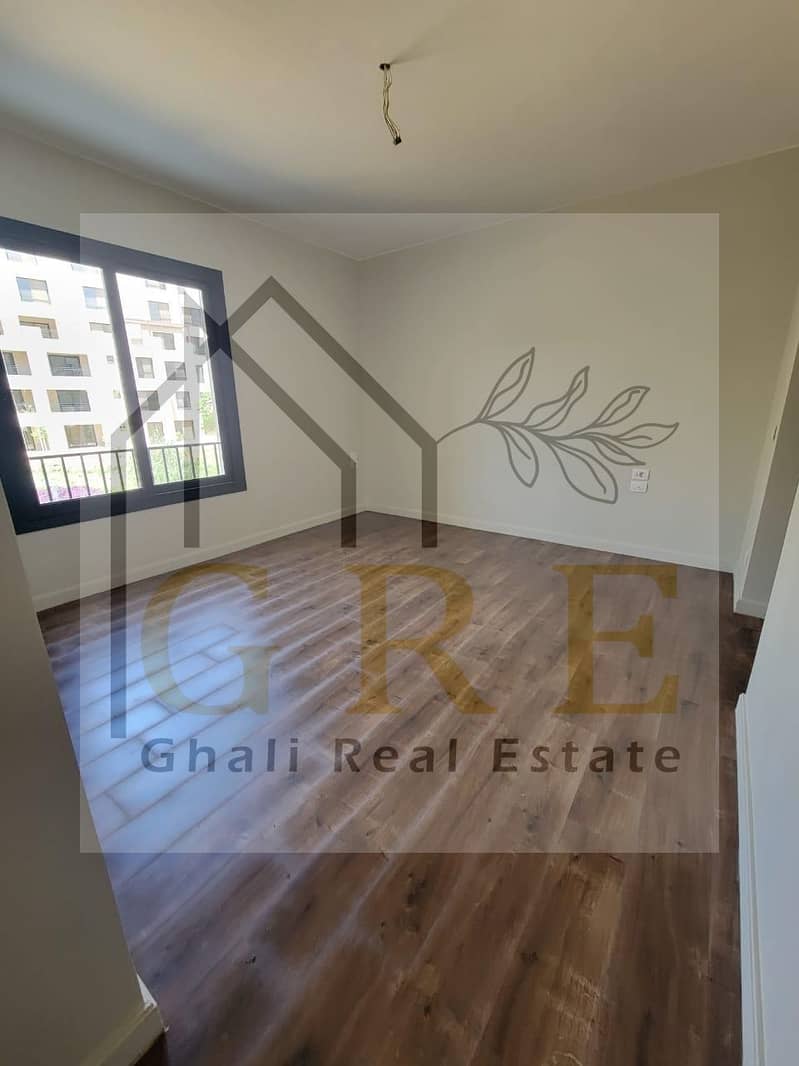 13 bf8b3e81-5ac6-490e-8c96-34541870933e. jpg