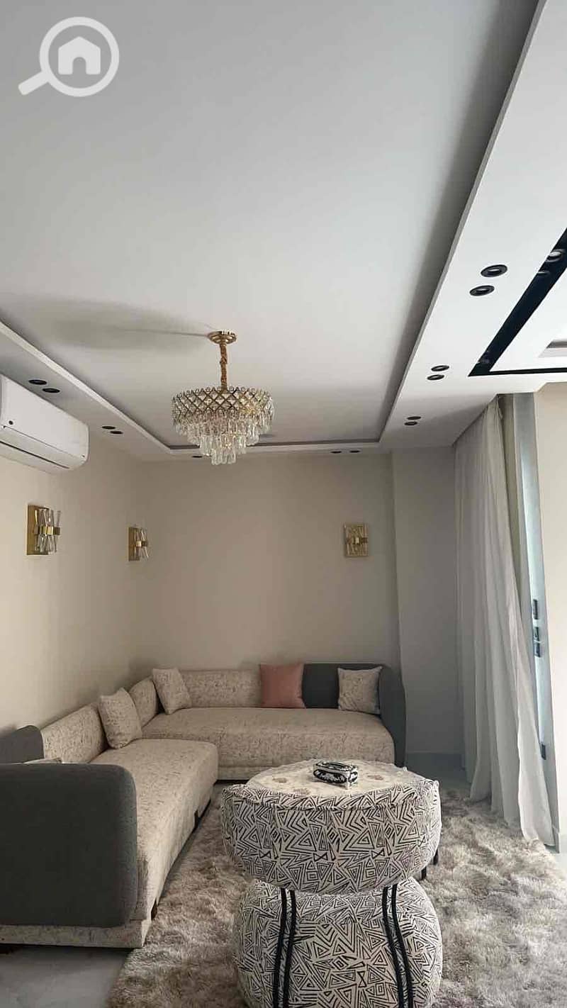 18 18fefe19-8717-4d7b-8574-f73d8a23f2fa. jpg