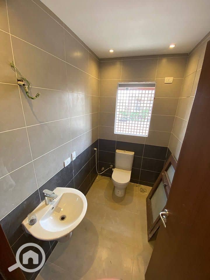 5 f2c77001-1e44-4e3d-be68-40ed117b1c6d. jpg