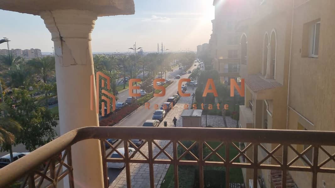 11 57c31c1f-f906-4b95-8a19-65b2c5b8b6e5. jpg