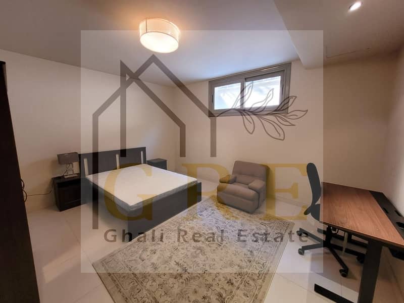 4 3c0a1702-dbf5-4684-94dc-500f1ff973ac. jpg