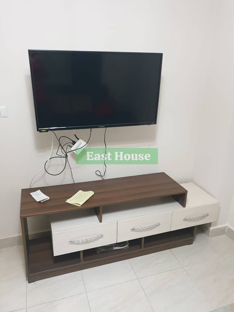 4 c03cb492-8d69-404d-b020-ae45f738bc2d. jpg