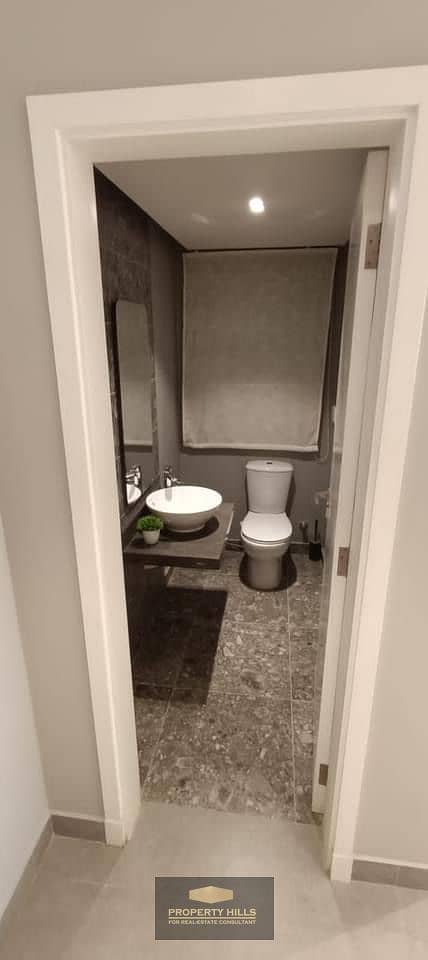 5 d0da4e3d-3e9d-4479-9350-53a2d5aea1b3. jpg