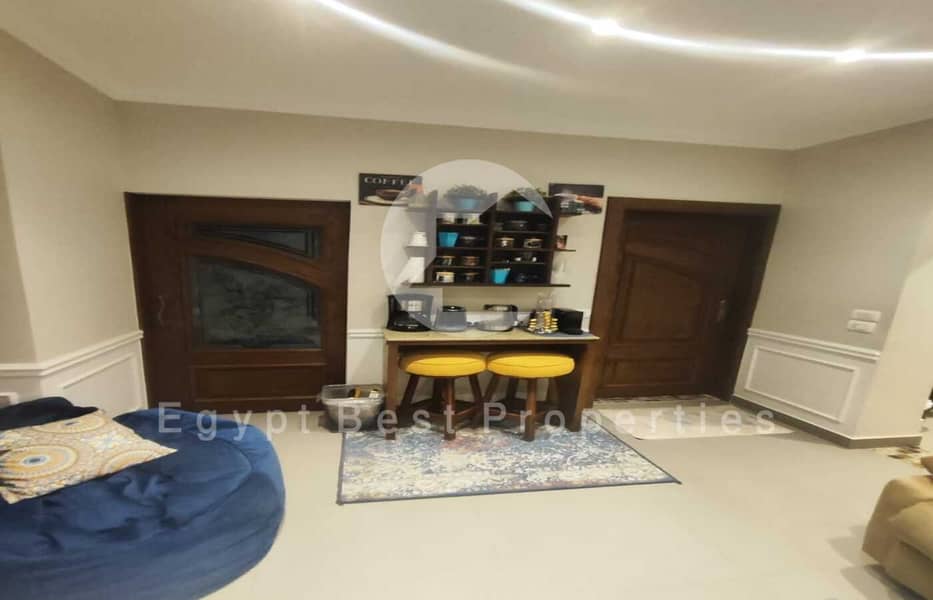 4 8882d115-aab7-48fb-af95-473227d3c604. jpeg